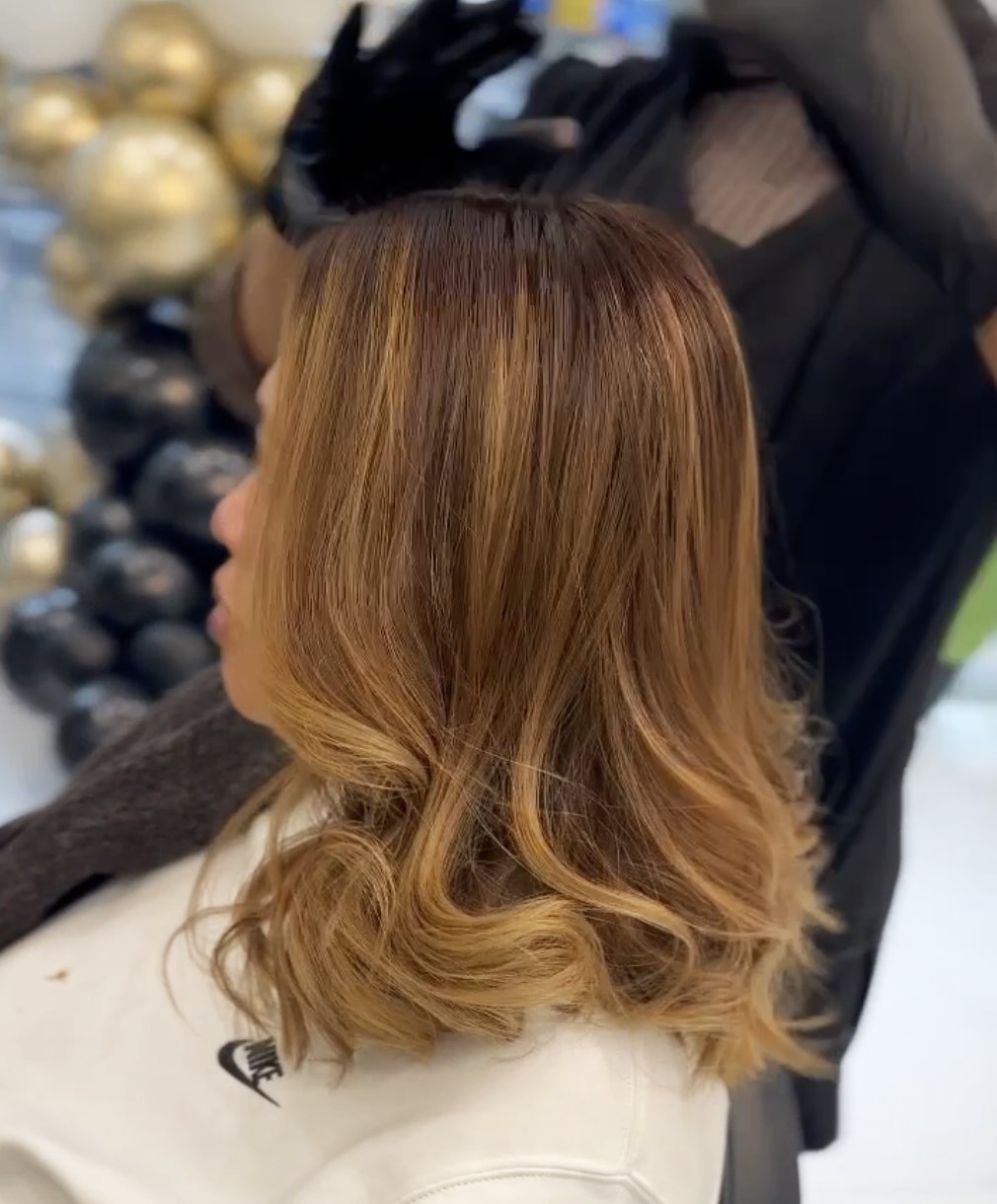 SHAMPOOING, BRUSHING & LISSAGE / 40€ à 50€