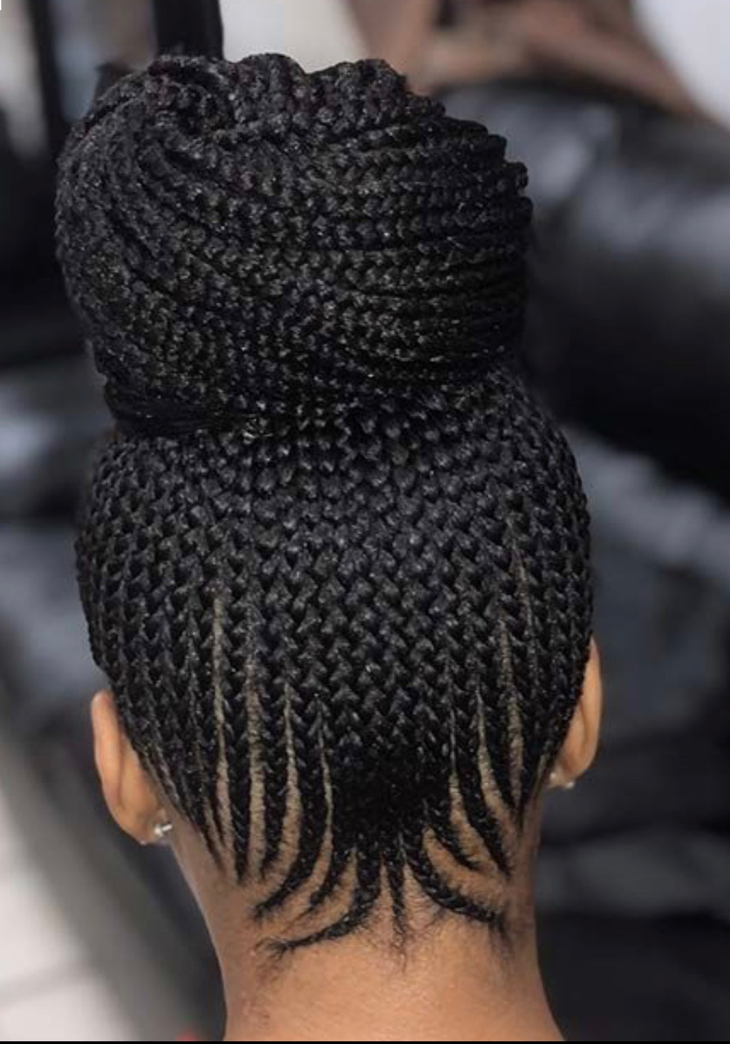 Nattes collées chignon /130€