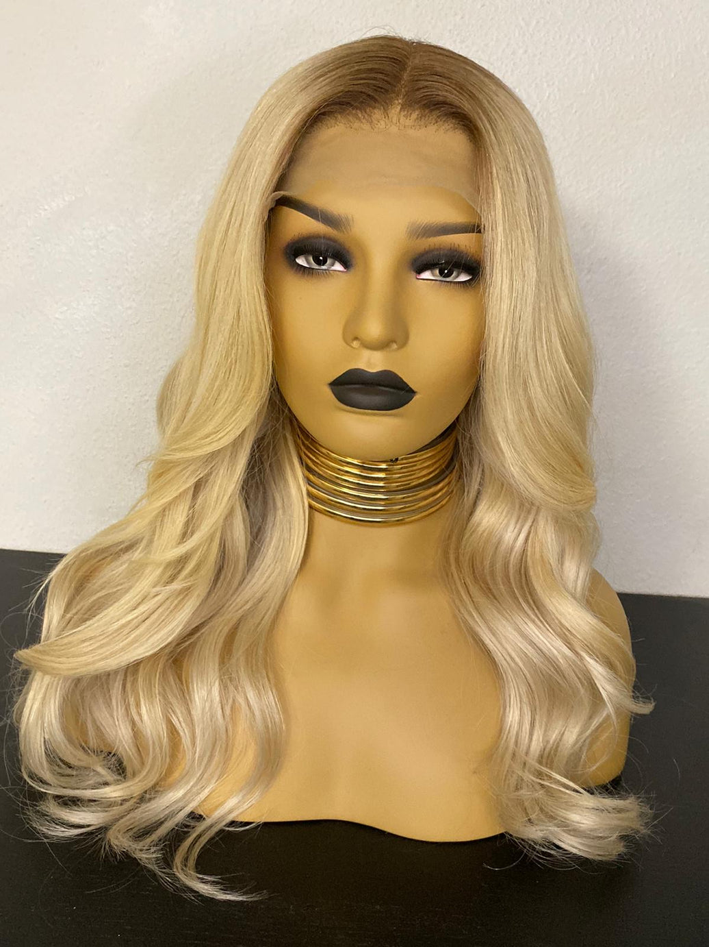 BLONDE HONEY WIG / 400€