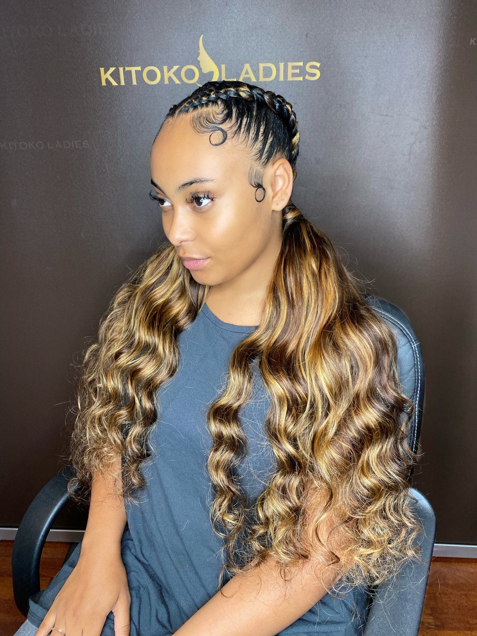 4 CORNROWS TISSAGE AU BOUT / 65€