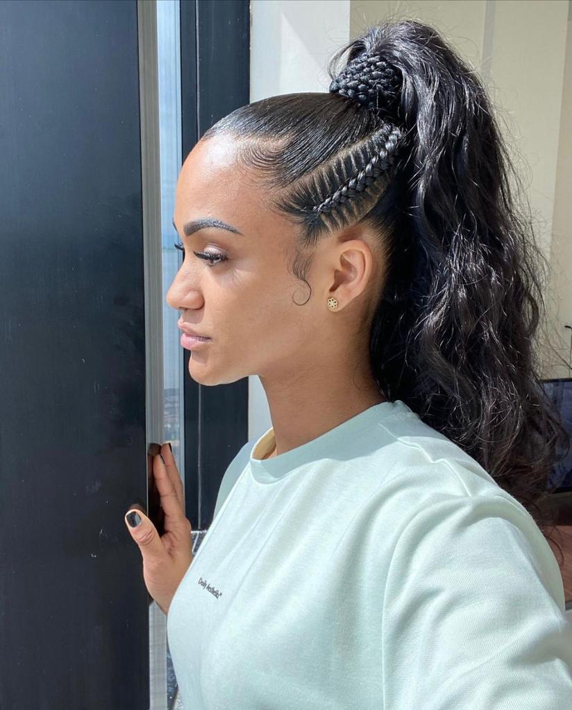 Ponytail avec nattes sur le côté / 65€